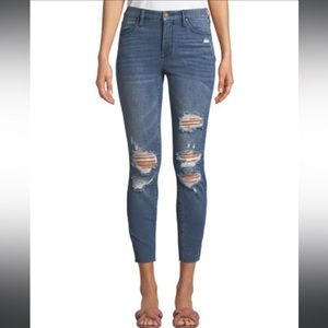 Kendall and Kylie push up jeans